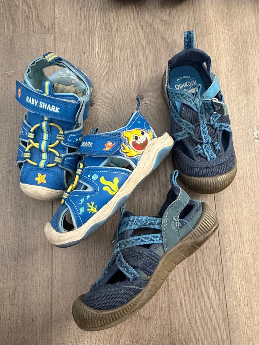 OshKosh B'gosh Blue Navy Kids Sandal & Baby Shark light up Sandal Set size 8